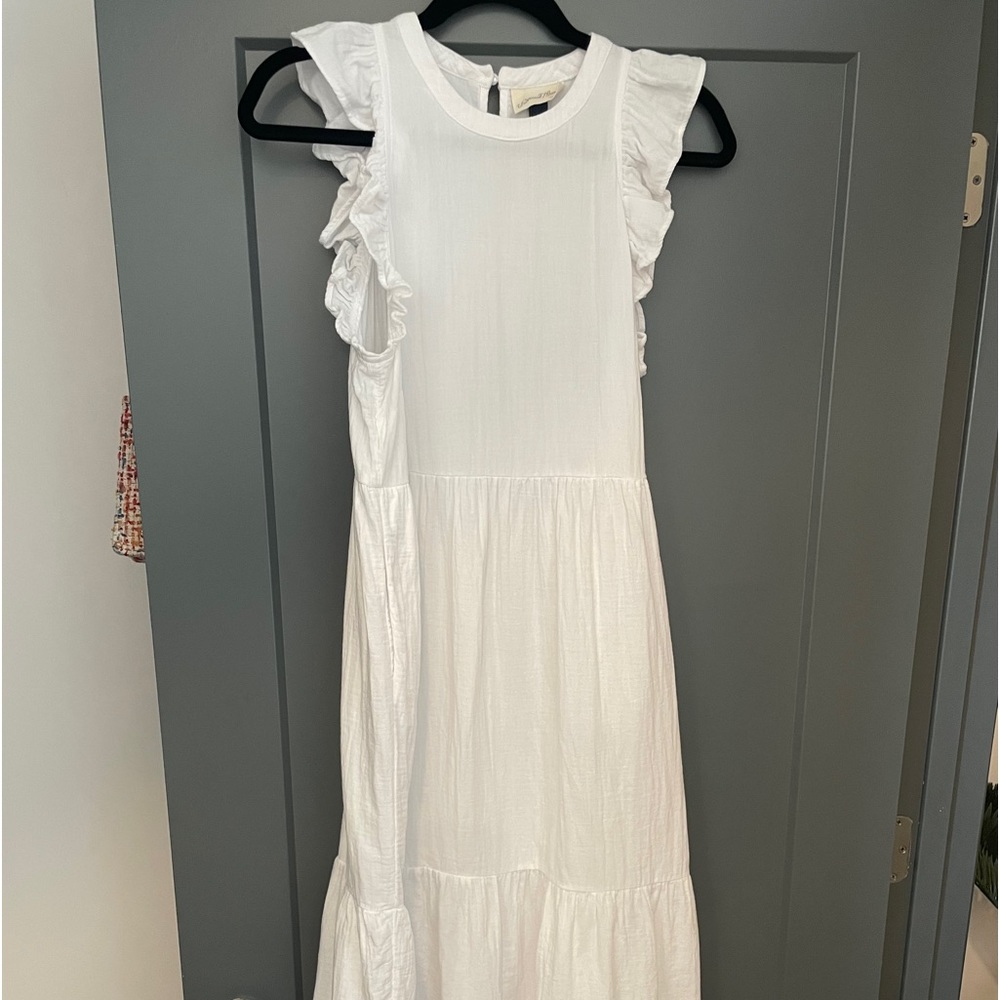 Universal Threads White Dress
